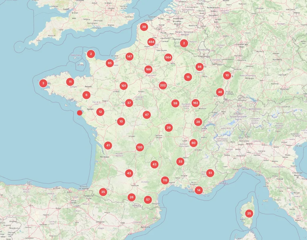 Interface générale de la carte interactive showing map view with colored dots